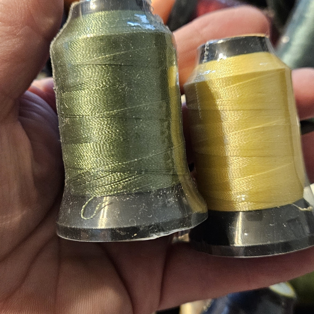 Assorted Iridescent Sewing/ EmbroideryThread Spools - Multi Color - Picture 2 of 4